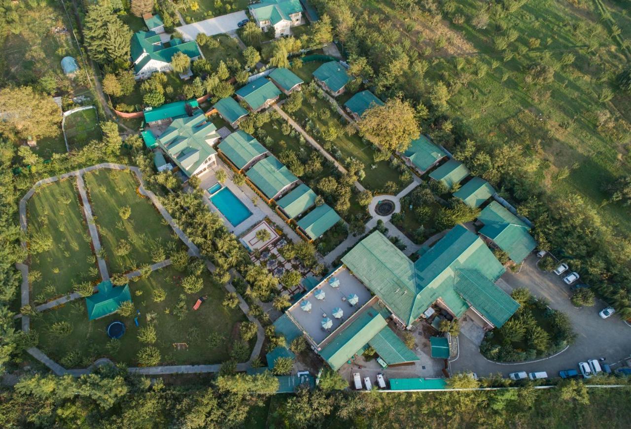 ホテル The Orchard Retreat & Spa Srīnagar エクステリア 写真